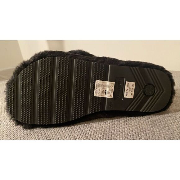 HUNTER BLACK FAUX FUR FLATFORM SLIDES - Picture 5 of 10